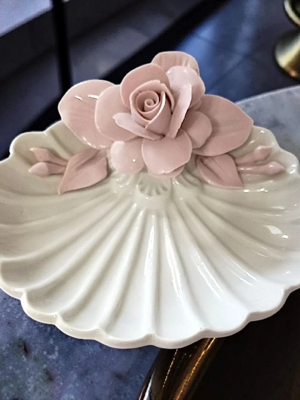 Applied Rose Seashell Candy Trinket Soap Dish Porcelain‎ Shabby Decor Victorian